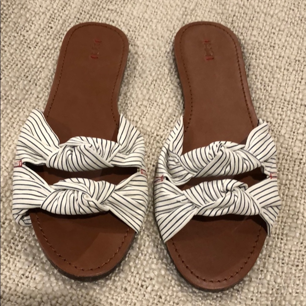 Ellen Degeneres ED sandals NWOB sz 8.5